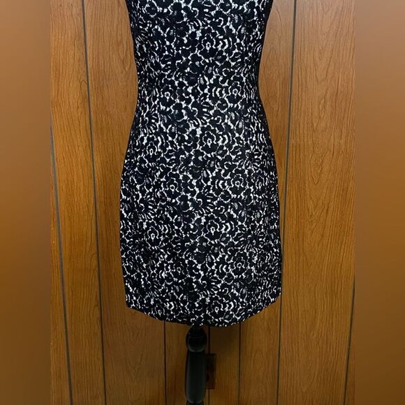 MICHAEL KORS COLLECTION Lace Sheath Minidress size 6 - Picture 6 of 12